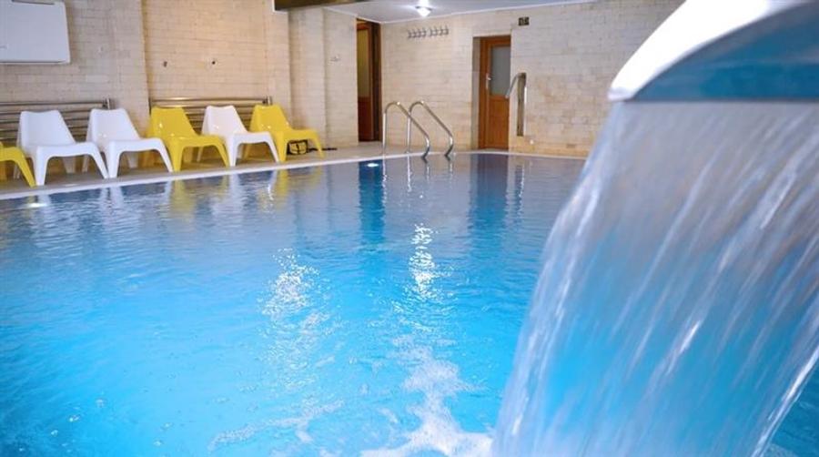 Domeniu turistic, zona pitoreasca, priveliste, aer curat, conditii speciale - 32