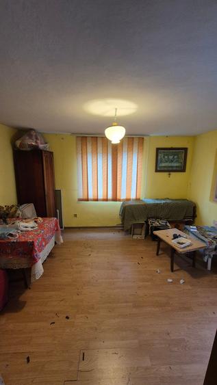 Casa si teren de vânzare - 6