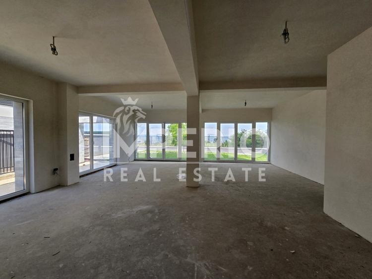 Casa individuala cu 6 camere si 5 parcari! - 1