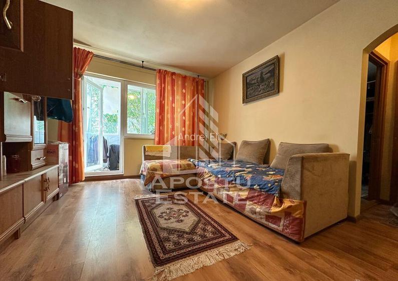 Apartament cu 2 camere, centrala proprie, etaj 2, zona Sa...