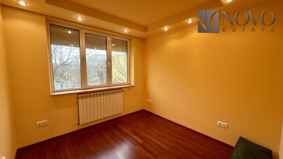 Apartament cu 3 camere semidecomandat în 1 Decembrie 1918