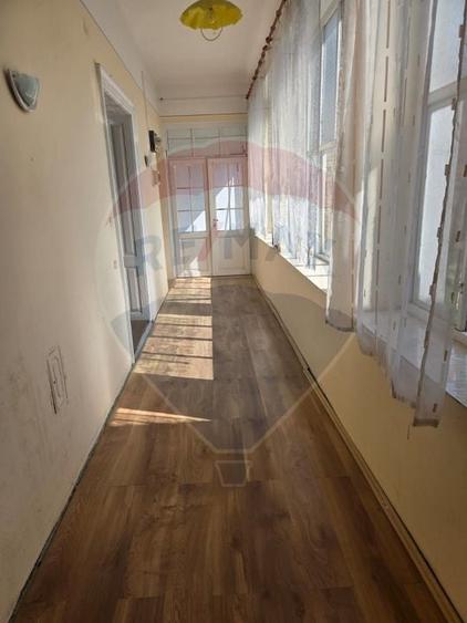 Casă cu 5 camere cu Teren 1010 Mp în Ultracentral