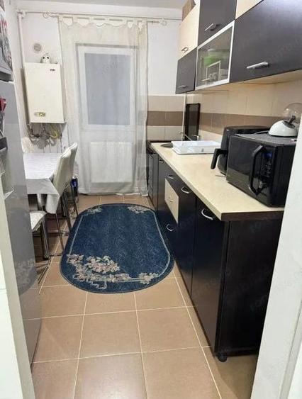 Apartament cu 4 camere decomandat în Lipovei