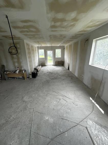 Casă cu Teren 3000 Mp în Central