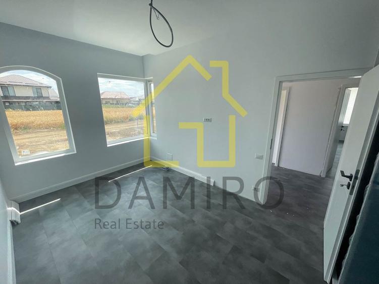 Casă individuală cu 4 camere cu Canalizare în Dragomirești-Deal