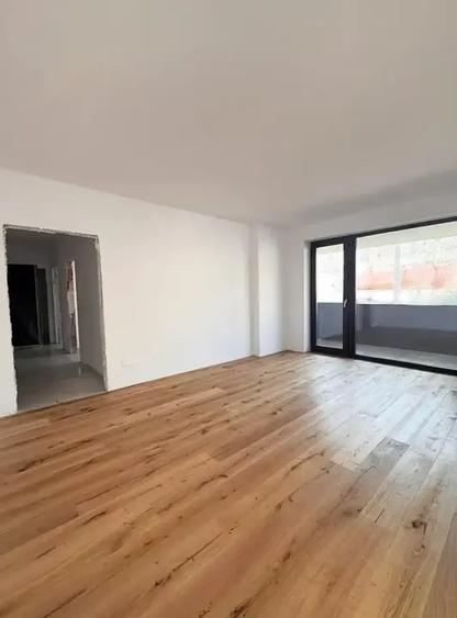 Apartament cu 4 camere decomandat, mobilat în Răcădău