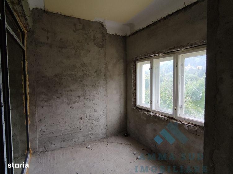 Casă cu 4 camere cu Teren 700 Mp în Furnica