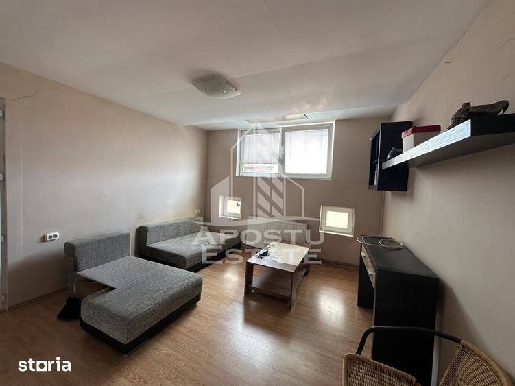 Casă cu 4 camere cu Teren 200 Mp în Central