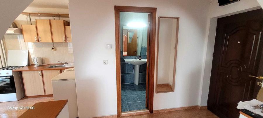 Garsonieră decomandată în Splaiul Unirii