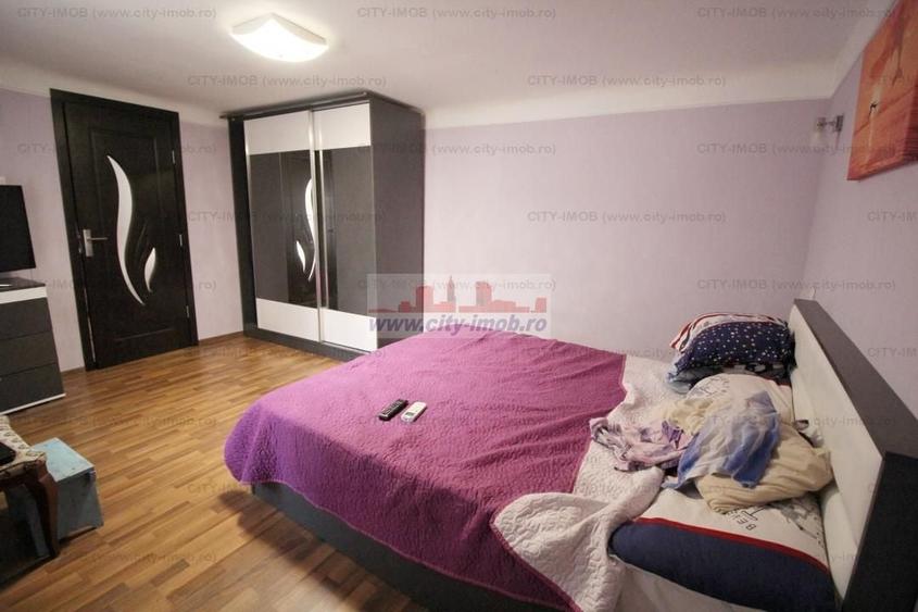 Casă individuală cu 5 camere decomandat cu Canalizare în Timpuri Noi