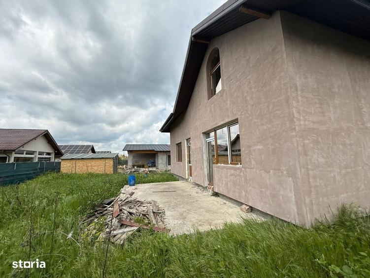 Casă cu 4 camere în Dumbrăveni