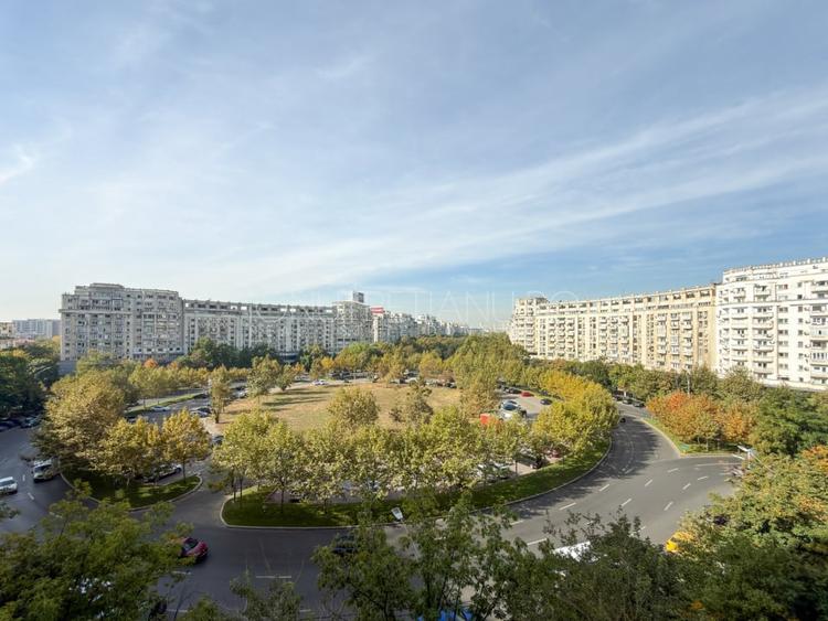Apartament cu 4 camere decomandat, mobilat în P-ța Alba Iulia