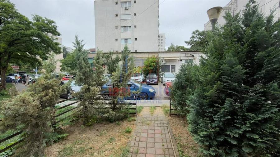 Spațiu comercial, de 48 mp, în Filiași