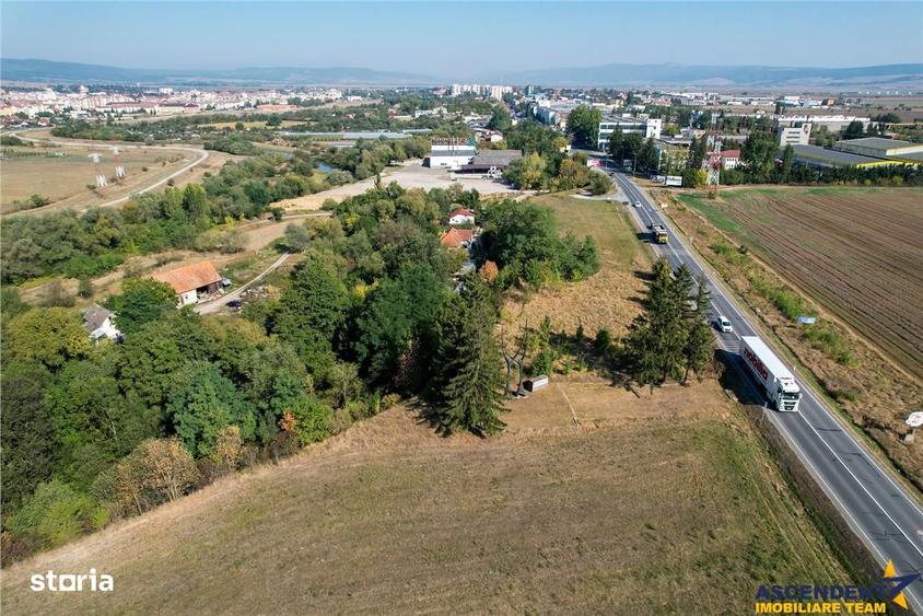 Teren de 4383 mp, în Central