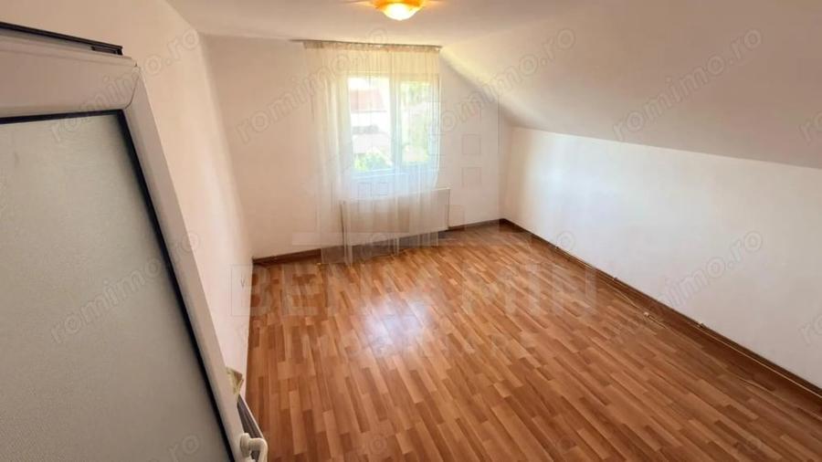 Casă cu 5 camere cu Teren 176 Mp în Central