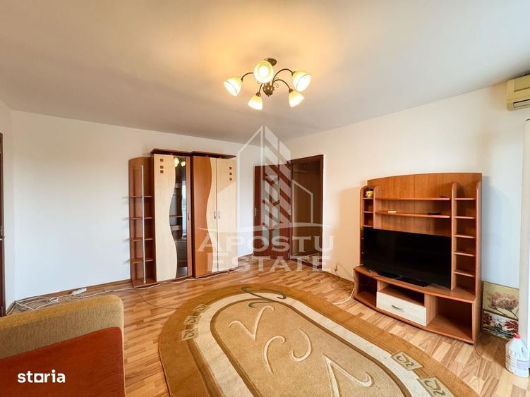Apartament cu 2 camere semidecomandat în Girocului