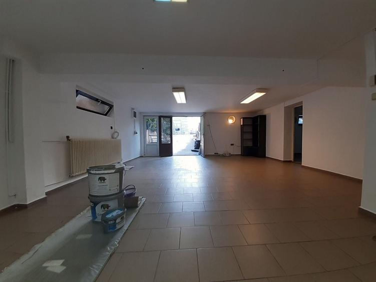 Spațiu comercial, de 64 mp, în Dosu Bricii
