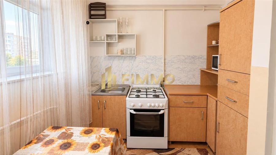 Apartament cu 3 camere decomandat în George Enescu
