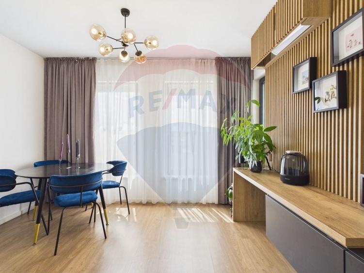 Apartament cu 3 camere decomandat, mobilat în Central