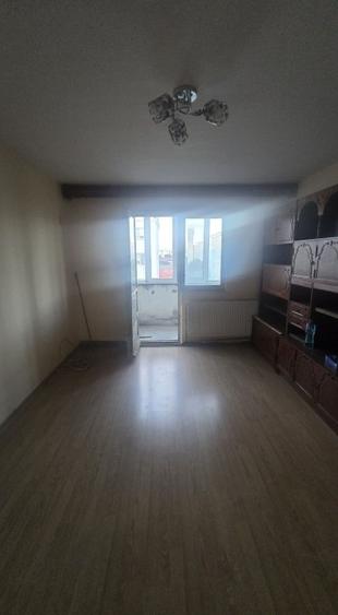 Apartament cu 2 camere semidecomandat, mobilat în Exterior Est