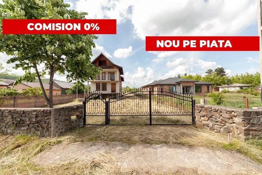 Casă cu 5 camere cu Teren 1093 Mp în Domnești