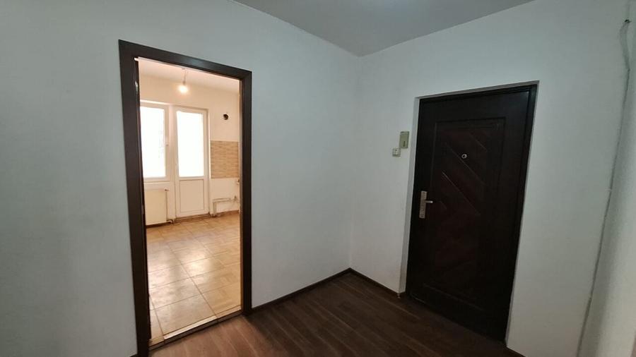 Dristor- Rm Valcea  metrou  3 minute- 3 camere - 2