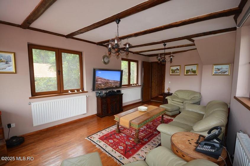 Campulung - Leresti, casa de munte, teren 5503 mp! - 5