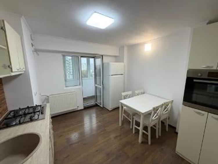 Apartament cu 2 camere decomandat în Titan
