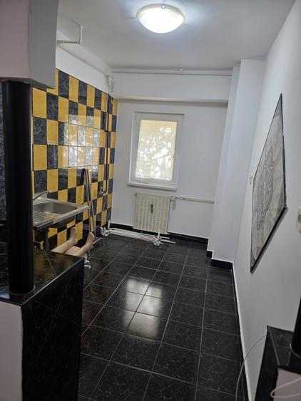 Unirii, Calarasi, bd. Matei Basarab - 10