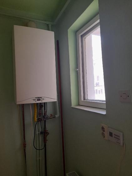 Garsoniera libera etajul 1/4,CT.,și cu balcon  - 1