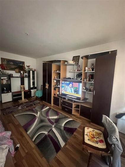 Apartament 4 camere - Sector 4 - 1