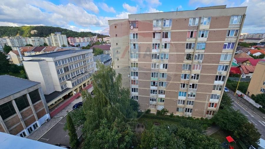 GARSONIERA  decomandata, cu priveliste  - DE VANZARE- BV/  str Traian! - 21