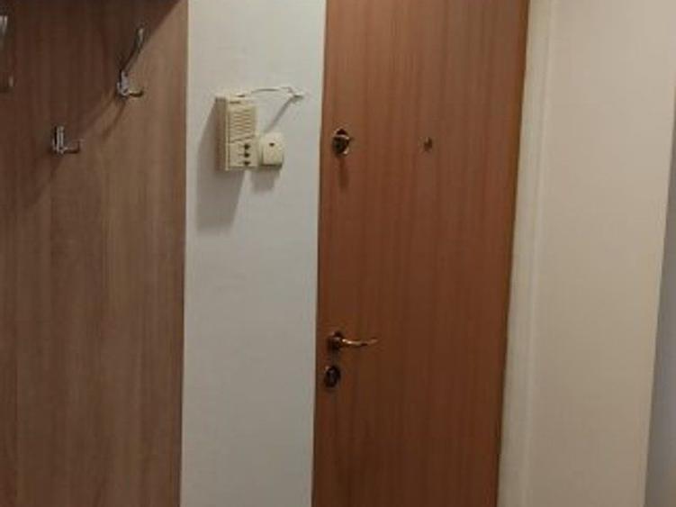 Apartament cu 2 camere decomandat -  Piata Centrala - 10