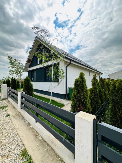 Casă individuală modernă | de vânzare P+M - Comuna Berceni | 4 camere, teren 406 - 2