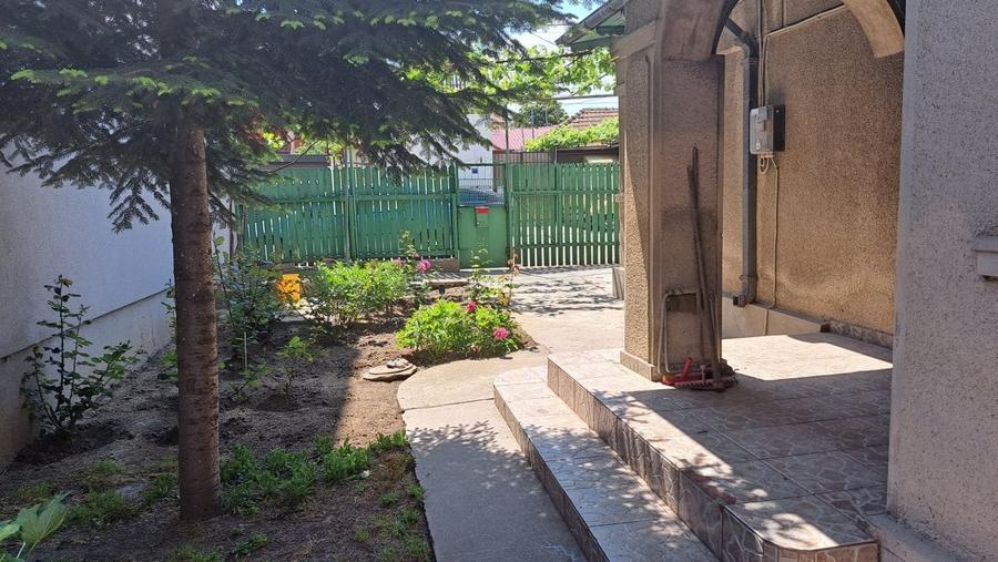 Coiciu - Trocadero - teren 325 mp + casa chirpic si caramida - 5