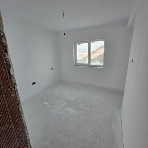 Apartament cu 3 camere decomandat în Sântandrei