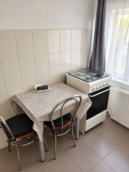 Garsonieră decomandată, mobilată în Complex Studențesc