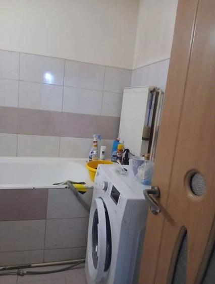 Vand apartament cu 2 camere decomandat Strada Oituz 3 - 6