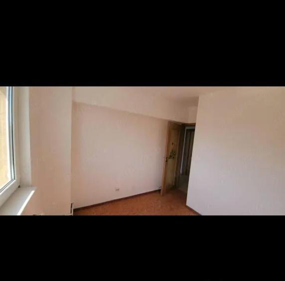 Apartament cu 4 camere, decomandat - zona Grivitei - 9