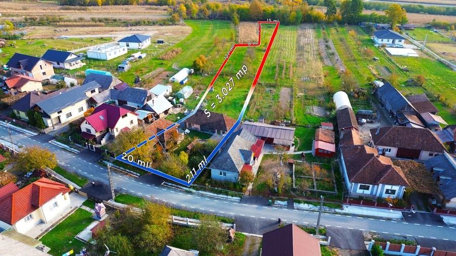 30 arii TEREN INTRAVILAN cu o GOSPODARIE veche - 1