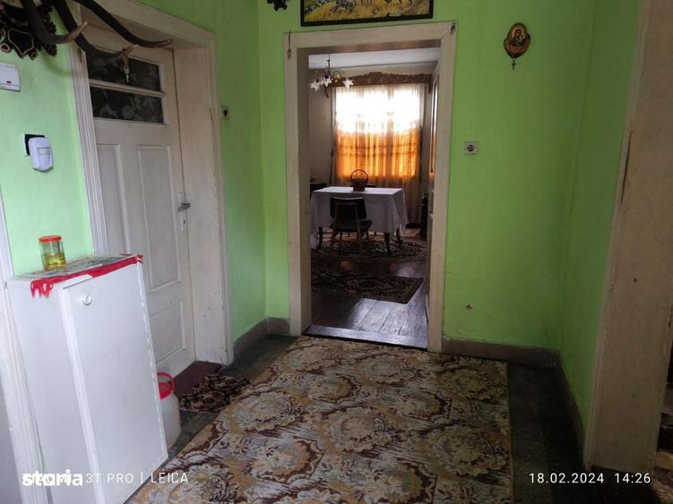 Casa De Vanzare + Anexe 2500 Mp / Putna - 1