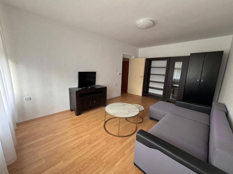 Apartament central, spatios 3 camere, central, zona 0 - 2