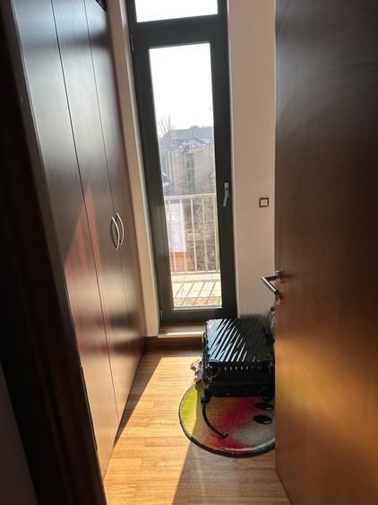 Apartament cu 4 camere, 3 grupuri sanitare, 2 terase, 1 boxa, 2 parcari - 4