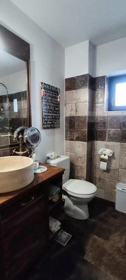 Casa moderna, 3 dormitoare, 164 mp, zona lini?tita din comuna 1 Decembrie - 9