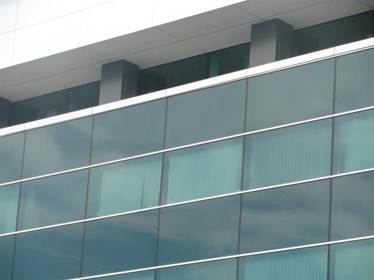 Cladire de inchiriat pretabila clinica sau spital , de la 977 mp - 2