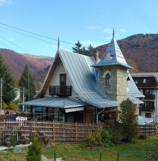Vila Viorica Kogalniceanu - monument istoric de vanzare central Sinaia - 1