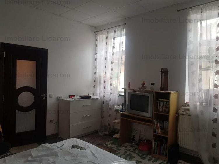 Corp de casa Blumana, zona str Lunga,curte,pod,beci. - 2