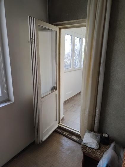 Vand apartament 2 camere  sector 6 - 6