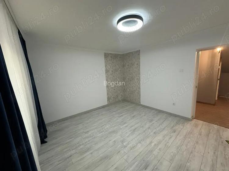 Casa de vanzare Cicir 1200mp (an construc?ie 2010) Casa de vanzare Cicir 1200mp (an construc?ie 2010)