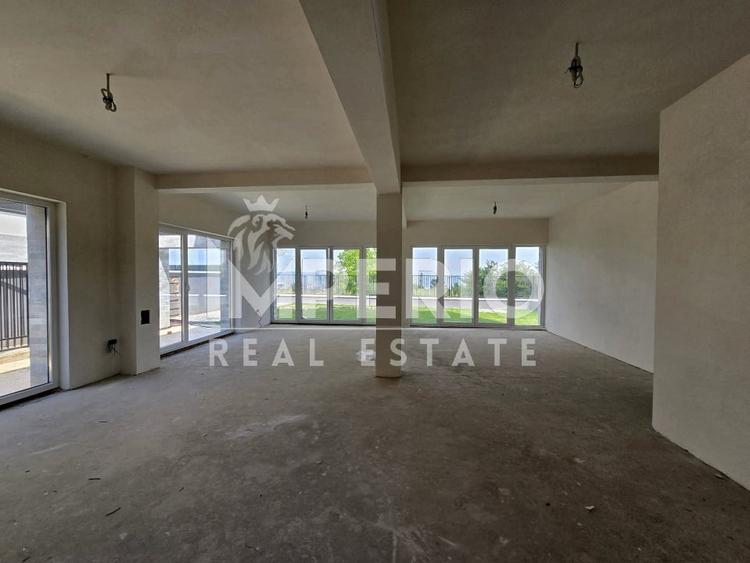 Casa individuala cu 6 camere si 5 parcari! - 1